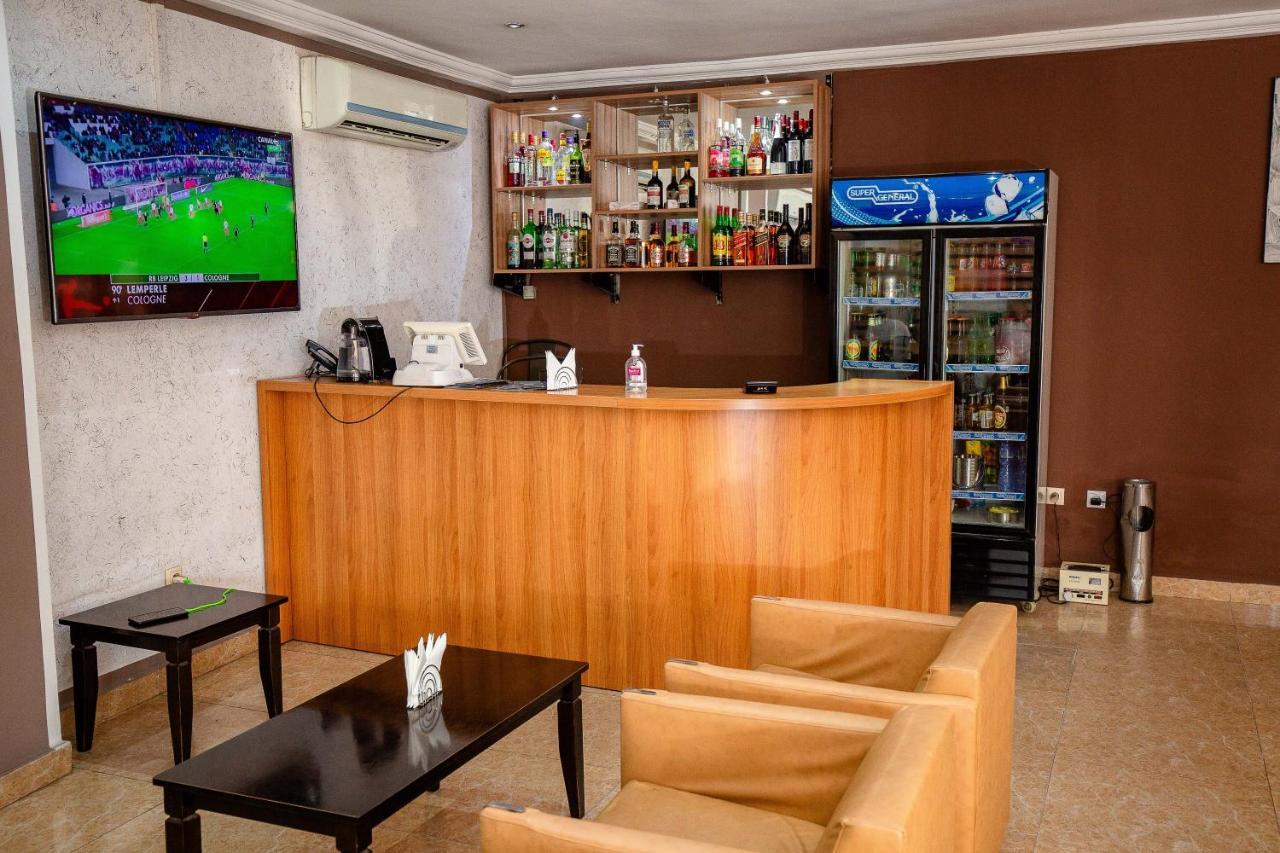 Hotel Everest Rd Congo Kinşasa Dış mekan fotoğraf