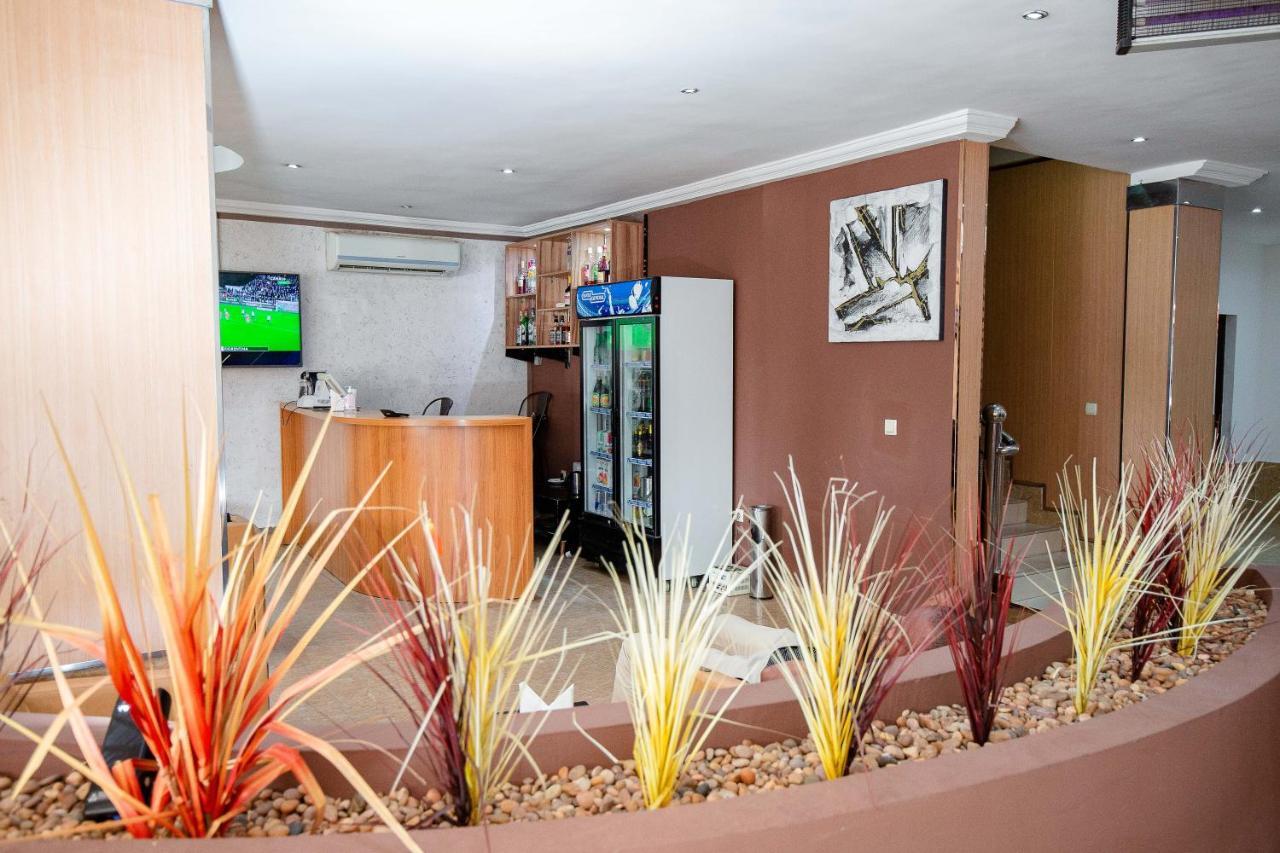 Hotel Everest Rd Congo Kinşasa Dış mekan fotoğraf