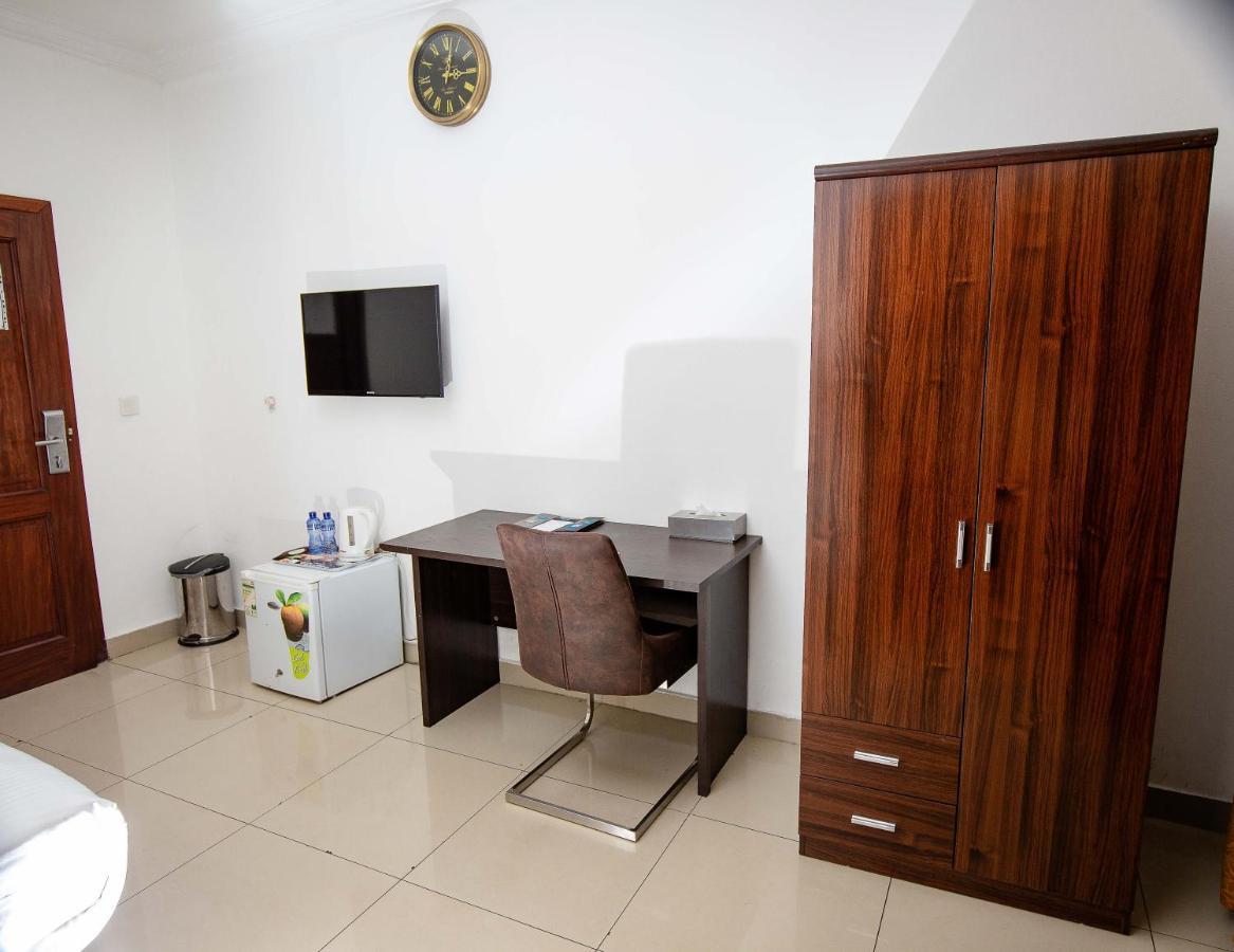 Hotel Everest Rd Congo Kinşasa Dış mekan fotoğraf